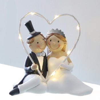 Dekofigur Brautpaar sitzend mit LED Herz