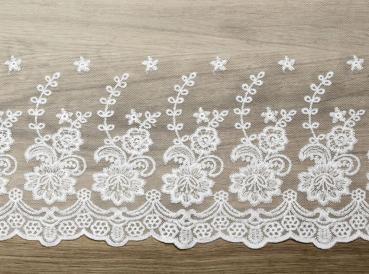Preview: Spitze Stoff auf Rolle. 45cm x 9m