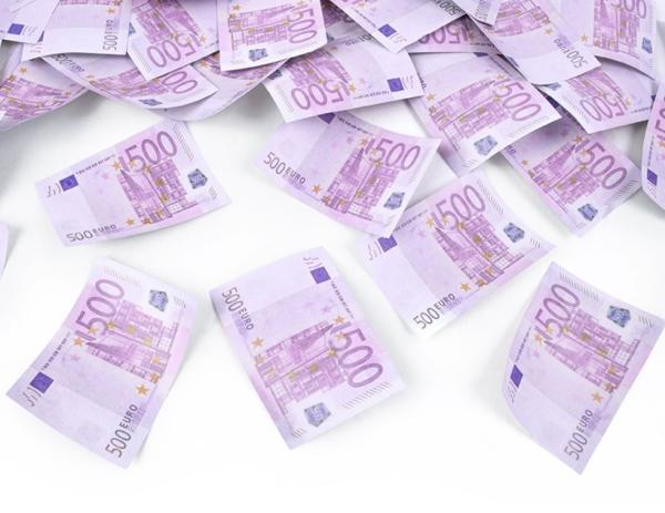 Konfetti Kanone, streamer, 500€ Scheine