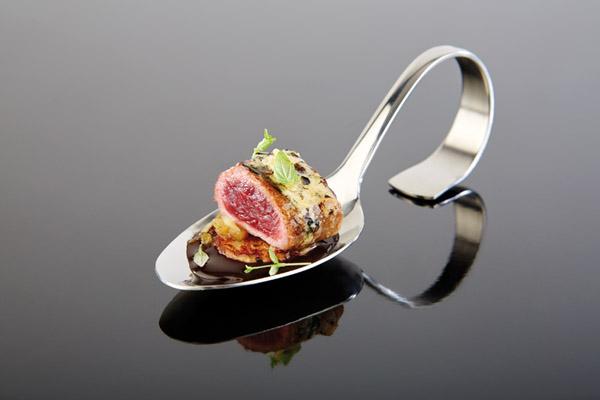 Bufett-Pyramiden-Set mit 108 Gourmetlöffel. Edelstahl.