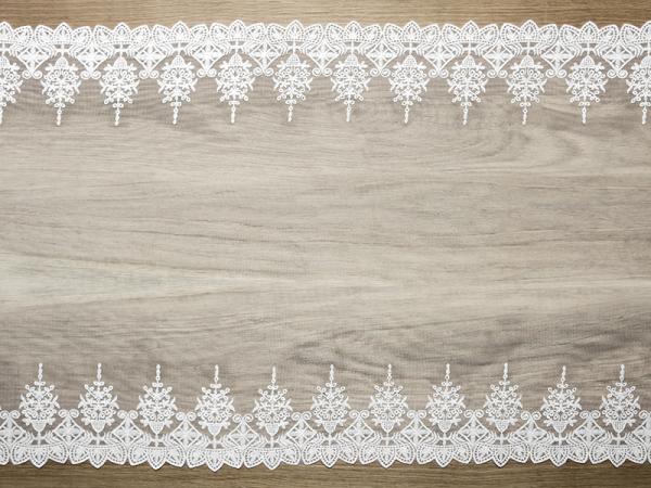 Spitze Stoff auf Rolle. 45cm x 9m