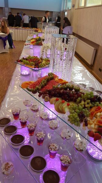 Stand aus Acrylglas mit Crystal Perlen Hänger